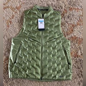 NWT Nike Green Mens Medium Vest